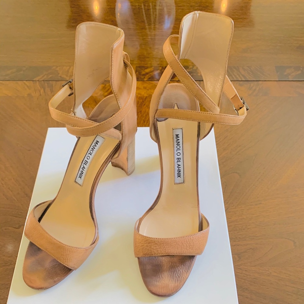 Manolo Blahnik  high heel